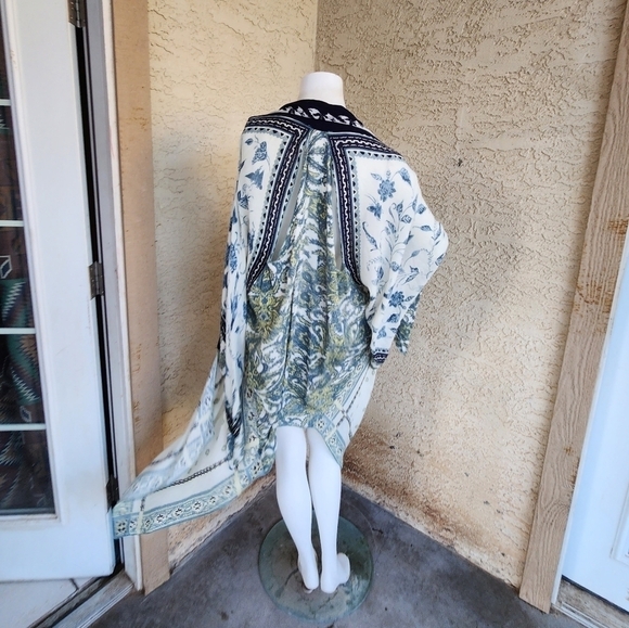 FREE‎ PEOPLEKiss The Sky Butterfly Caftan - Picture 5 of 5